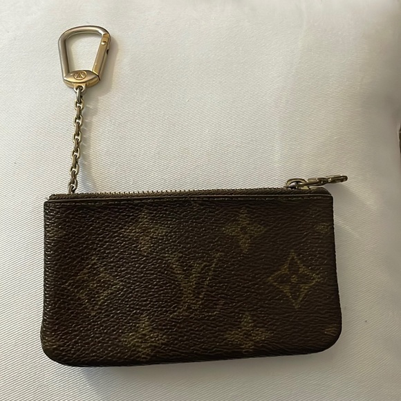 Authentic Louis Vuitton Monogram Key Cles - Picture 1 of 7